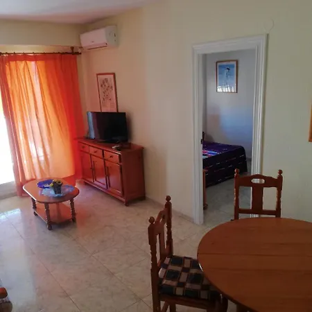 Infante Primera Linea - Solo Familias Serviplaya Apartment *